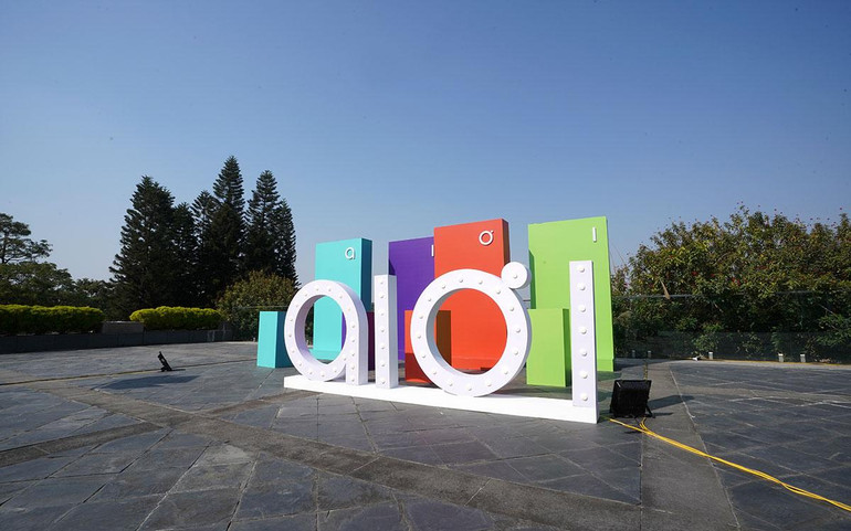 Hãng phim có cơ sở đặt tại Sân golf Vân Trì, Đông Anh, Hà Nội. Hãng phim có cơ sở đặt tại Sân golf Vân Trì, Đông Anh, Hà Nội.