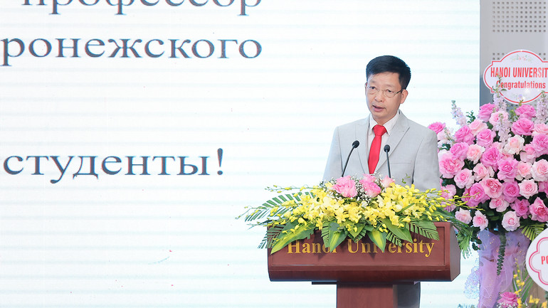 TS Lương Ngọc Minh, Phó Hiệu trưởng Trường Đại học Hà Nội, phát biểu khai mạc sự kiện. TS Lương Ngọc Minh, Phó Hiệu trưởng Trường Đại học Hà Nội, phát biểu khai mạc sự kiện.