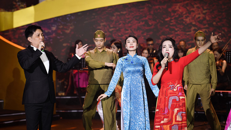 Các nghệ sĩ Lan Anh và Tuấn Anh. Các nghệ sĩ Lan Anh và Tuấn Anh.