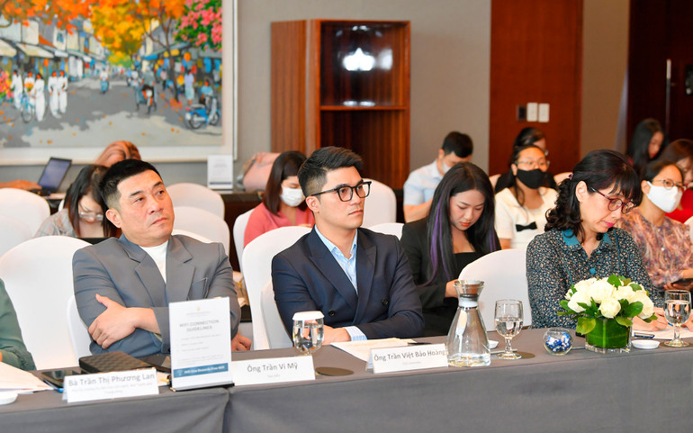 Từ phải sang: Phó Cục trưởng Cục Điện ảnh Lý Phương Dung, CEO Universe Media Việt Nam Trần Việt Bảo Hoàng và đạo diễn Trần Vi Mỹ. Từ phải sang: Phó Cục trưởng Cục Điện ảnh Lý Phương Dung, CEO Universe Media Việt Nam Trần Việt Bảo Hoàng và đạo diễn Trần Vi Mỹ.