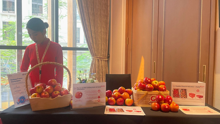 Một số sản phẩm nông nghiệp, ẩm thực của Pháp cũng được giới thiệu tại sự kiện. Một số sản phẩm nông nghiệp, ẩm thực của Pháp cũng được giới thiệu tại sự kiện.