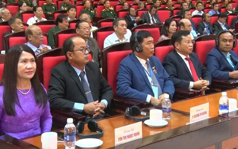 Lãnh đạo Đoàn đại biểu của hai nước Việt Nam-Campuchia dự Chương trình “Gặp gỡ hữu nghị và hợp tác nhân dân Việt Nam-Campuchia lần thứ 5” tại tỉnh Đắk Nông.