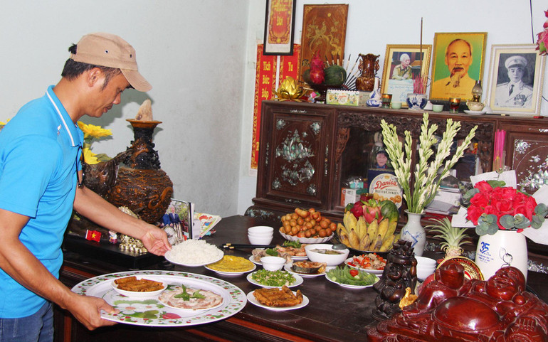 Ông Thuần cho biết, vào Tết Độc lập hằng năm, gia đình đều làm mâm cơm giỗ Bác để thể hiện sự kính yêu và tri ân công lao to lớn của Người.