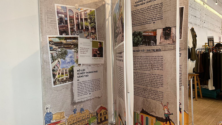 Tờ báo khổ lớn kể về hành trình thay đổi nhà máy in. Tờ báo khổ lớn kể về hành trình thay đổi nhà máy in.