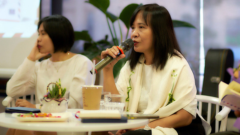 Nhà thơ Đinh Hoàng Anh. Nhà thơ Đinh Hoàng Anh.