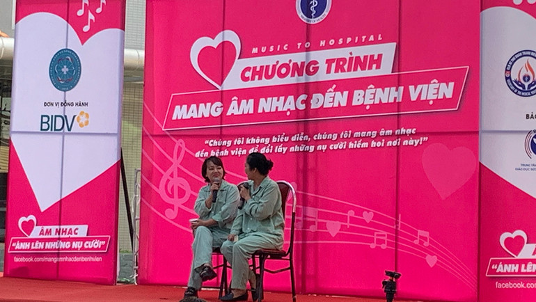 Một tiết mục hài tại chương trình. Một tiết mục hài tại chương trình.