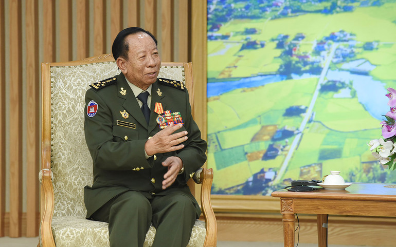 Đại tướng Tea Banh, Phó Thủ tướng Chính phủ, Bộ trưởng Quốc phòng Vương quốc Campuchia phát biểu tại buổi tiếp.