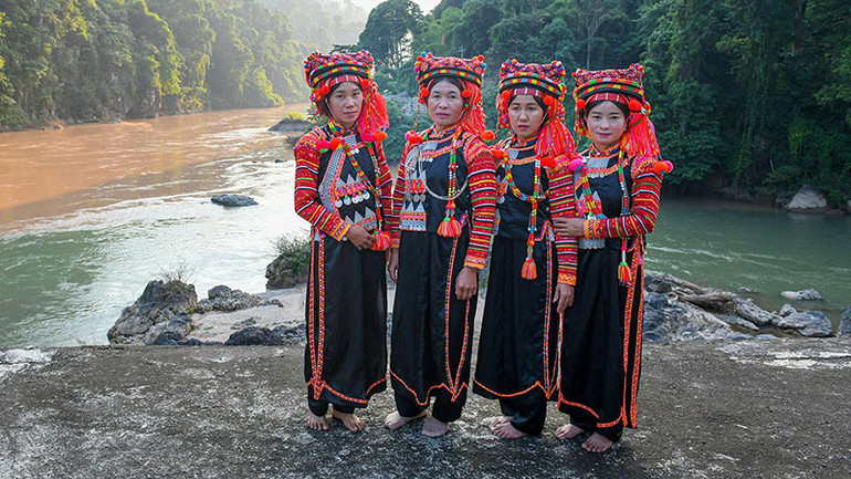 Trang phục của người Hà Nhì. (Ảnh: THÀNH ĐẠT)