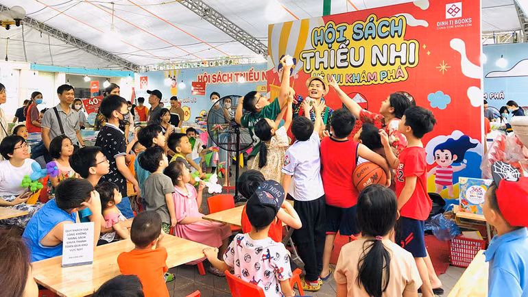 Hội sách gồm nhiều hoạt động thú vị, hấp dẫn dành cho trẻ nhỏ.
