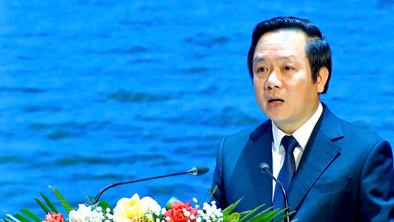 Chủ tịch Ủy ban nhân dân tỉnh Ninh Bình Phạm Quang Ngọc phát biểu chào mừng Ngày thơ Việt Nam 2025.