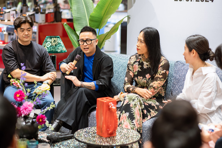 Giám đốc sáng tạo Vũ Khánh Tùng và nhà thiết kế Diệu Anh chia sẻ về quá trình thực hiện bộ sưu tập.