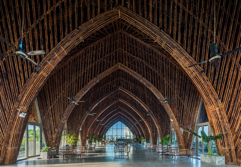 Nhà cộng đồng Casamia lấy cảm hứng từ rặng dừa Hội An, tại xã Cẩm Thanh, Hội An. (Ảnh: kienviet.net)