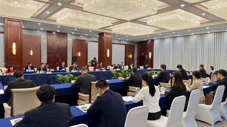 Tọa đàm về đẩy mạnh hợp tác ngoại vụ địa phương và du lịch Việt Nam - Quảng Tây.