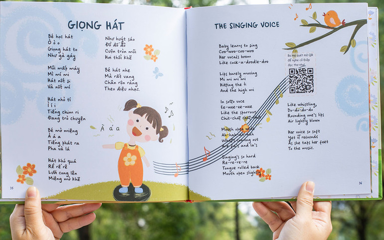 Sách được trình bày song ngữ với hình minh họa dễ thương.