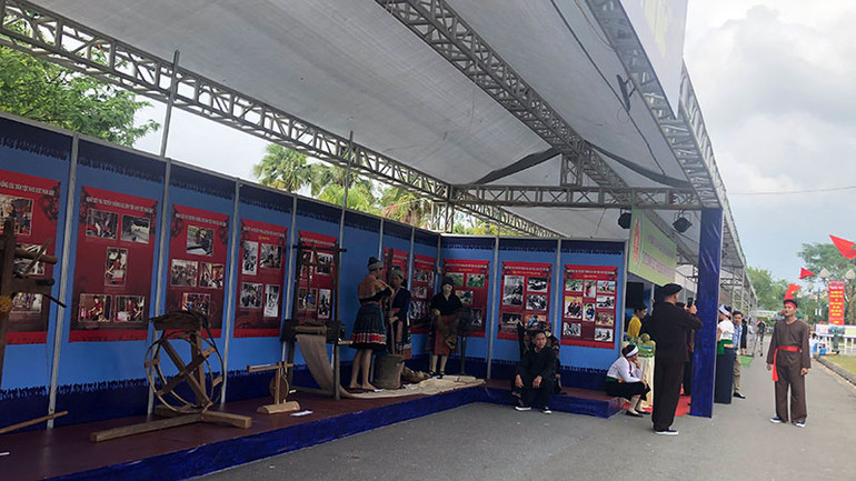 Giới thiệu nét văn hóa đặc sắc của các dân tộc tại Làng.