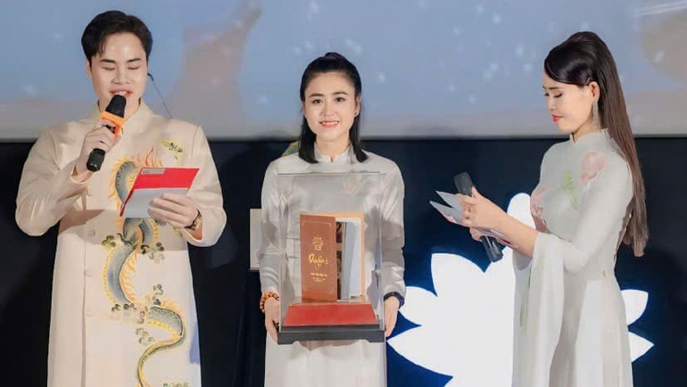 Giới thiệu album "Duyên 6". Giới thiệu album "Duyên 6".