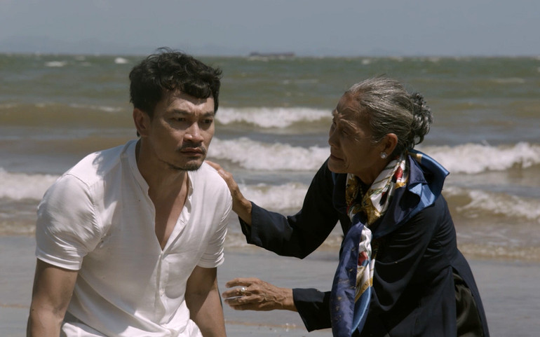 Cảnh trong phim "Khúc mưa". (Ảnh: Điện ảnh QĐND cung cấp)