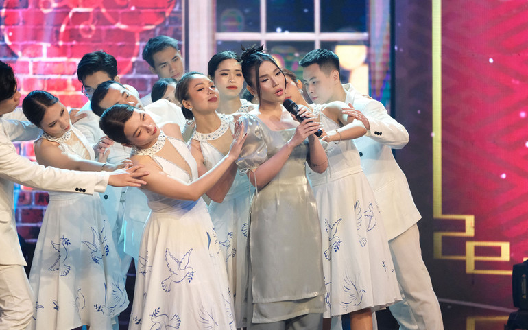 Nghệ sĩ trẻ Trương Thảo Nhi trong chương trình. Nghệ sĩ trẻ Trương Thảo Nhi trong chương trình.