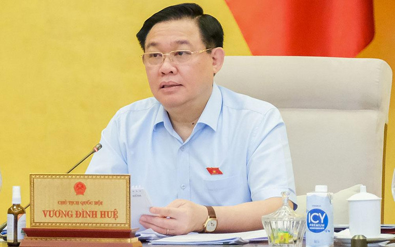 Chủ tịch Quốc hội Vương Đình Huệ tại phiên họp.