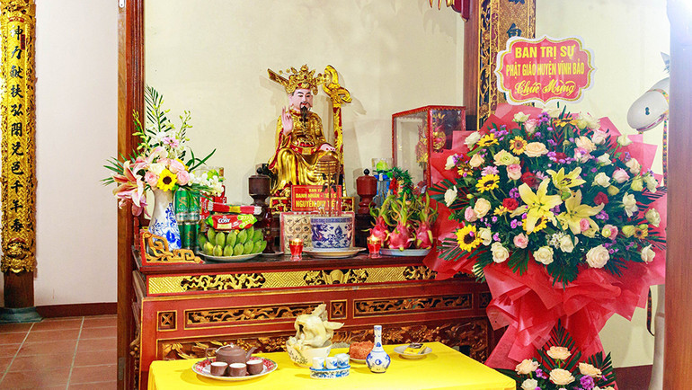 Bàn thờ Danh nhân, Tiến sĩ Nguyễn Duy Tiếu.