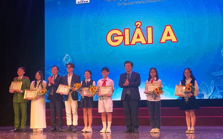 Các thí sinh giành giải A.