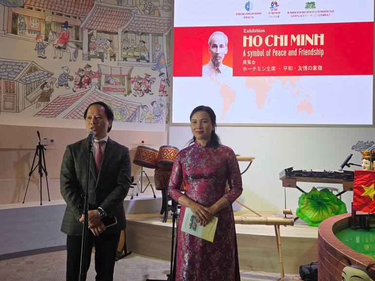 Ông Trần Nhất Hoàng phát biểu tại Lễ khai mạc.