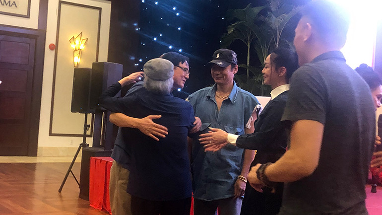 Đạo diễn, NSND Đặng Nhật Minh cùng NSND Hữu Mười, NSƯT Võ Hoài Nam, NSƯT Quách Thu Phương và đạo diễn Ngô Quang Hải.