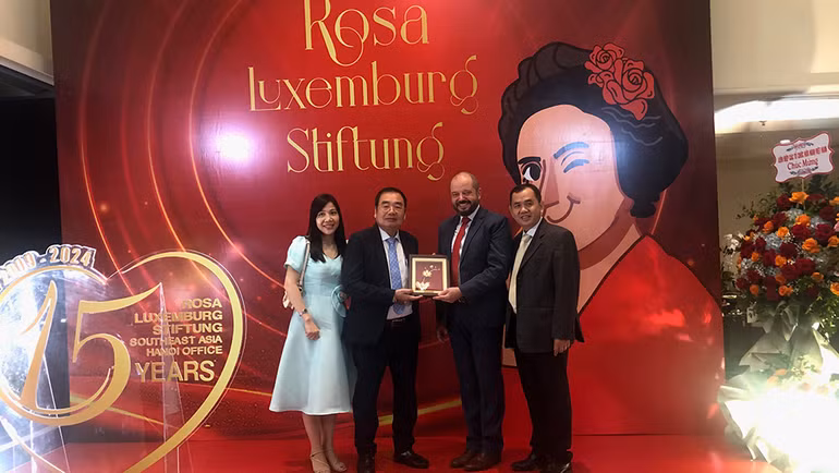 Các đối tác chúc mừng Quỹ nhân dịp kỷ niệm 15 năm thành lập.