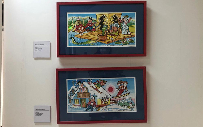 Những bức tranh màu sắc rực rỡ, tươi vui.