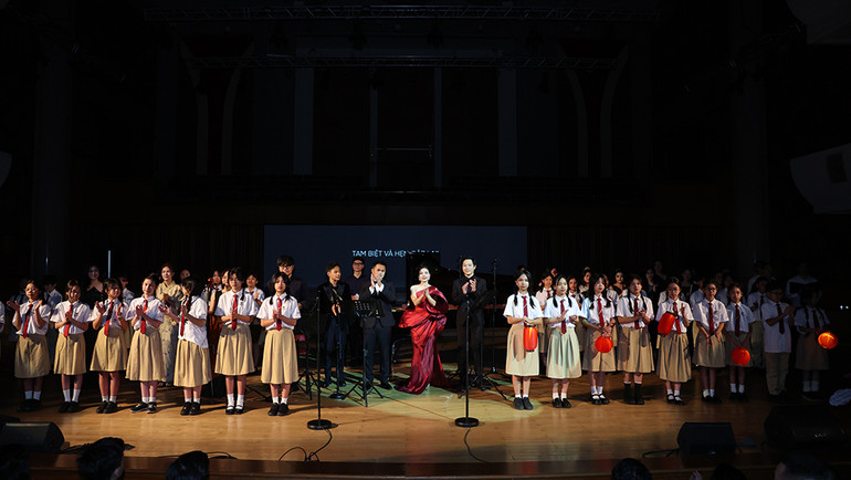 Đêm diễn nhận được nhiều tình cảm từ khán giả.