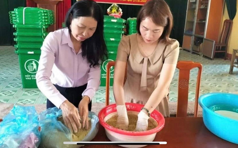 Hướng dẫn sử dụng chế phẩm vi sinh để xử lý rác thải tại gia đình.