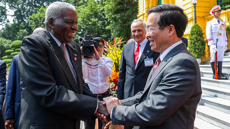 Chủ tịch nước Võ Văn Thưởng tiễn Chủ tịch Quốc hội Cuba Esteban Lazo Hernandez.