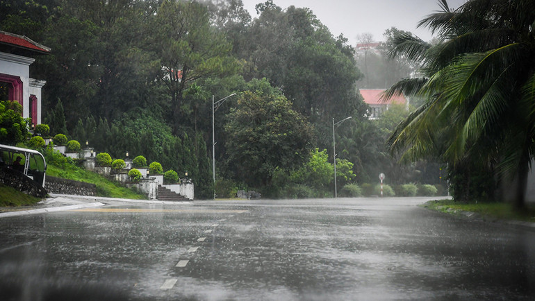 [Live] Bão số 3 di chuyển về phía Tây Bắc Bộ và suy yếu thành áp thấp nhiệt đới ảnh 45