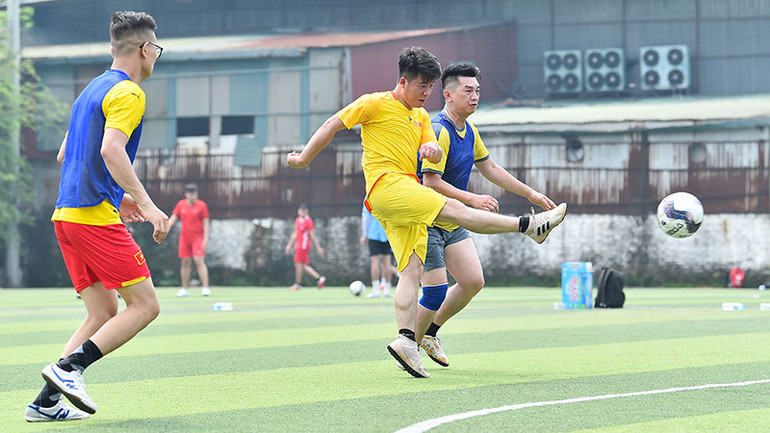 Với 8 bàn qua 3 trận đấu, cầu thủ Hồng Quân (Báo Nhân Dân) xứng đáng giành danh hiệu Cầu thủ ghi nhiều bàn thắng nhất tại Giải bóng đá thanh niên báo chí Khối Trung ương năm 2023.