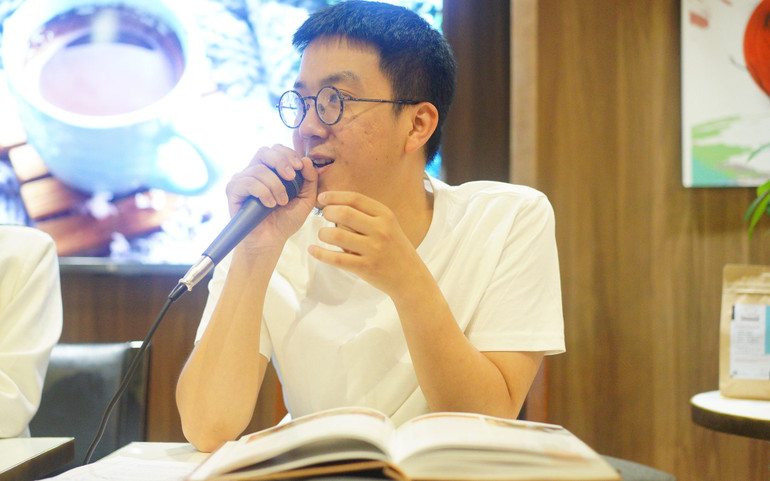 Dịch giả Nguyễn Xuân Minh chia sẻ về quá trình thực hiện cuốn sách.