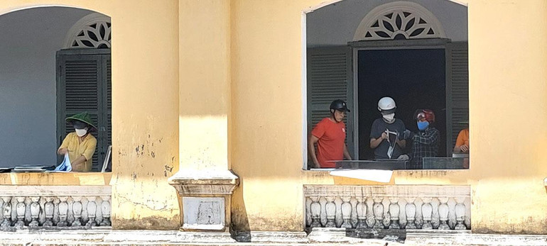 Lãnh đạo Bảo tàng từ chối trả lời báo chí, nhưng cho biết gần như 100% hiện vật đã được di chuyển an toàn ra khỏi đám cháy.