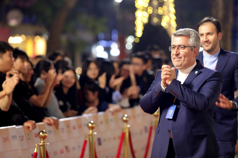 Thảm đỏ Liên hoan phim chào đón đông đảo các nhà làm phim, nhà sản xuất từ nhiều quốc gia và vùng lãnh thổ trên thế giới.