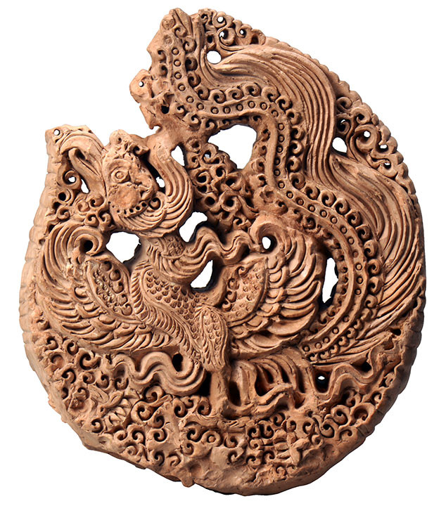 Lá đề trang trí chim phượng. (Ảnh: Trung tâm Bảo tồn Di sản Thăng Long-Hà Nội)