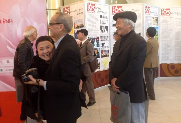 NSƯT Mai Châu trong niềm vui gặp gỡ đồng nghiệp nhân kỷ niệm 65 năm Ngày Bác Hồ ký Sắc lệnh thành lập ngành Điện ảnh Cách mạng Việt Nam năm 2018.