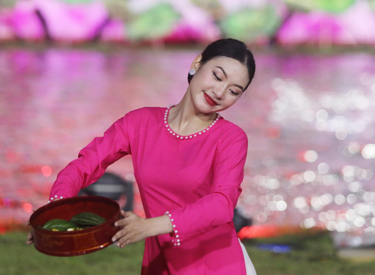 Tiết mục "Mời trầu".