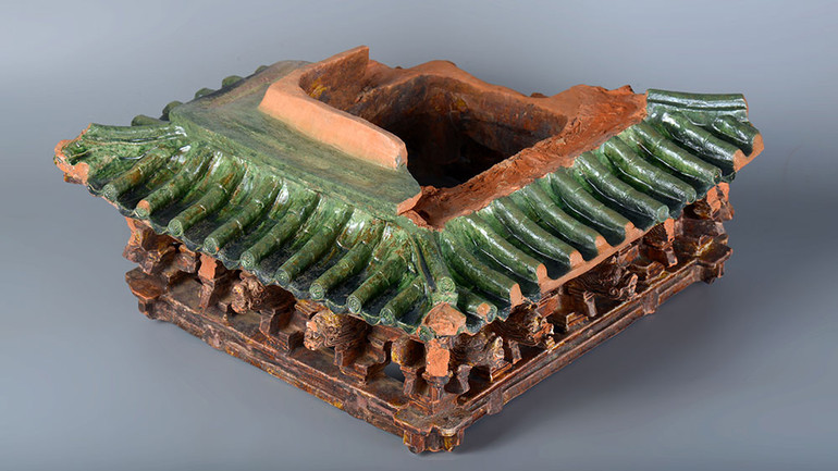 Mô hình đất nung kiến trúc thời Lê sơ, Hoàng thành Thăng Long. (Ảnh: Trung tâm Bảo tồn Di sản Thăng Long-Hà Nội)