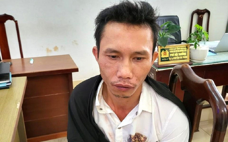 Đối tượng Nguyễn Văn Mạnh tại cơ quan công an. Đối tượng Nguyễn Văn Mạnh tại cơ quan công an.