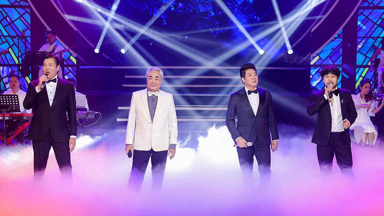 Các thế hệ thầy trò của Học viện Âm nhạc quốc gia Việt Nam. (Ảnh: HÒA NGUYỄN)