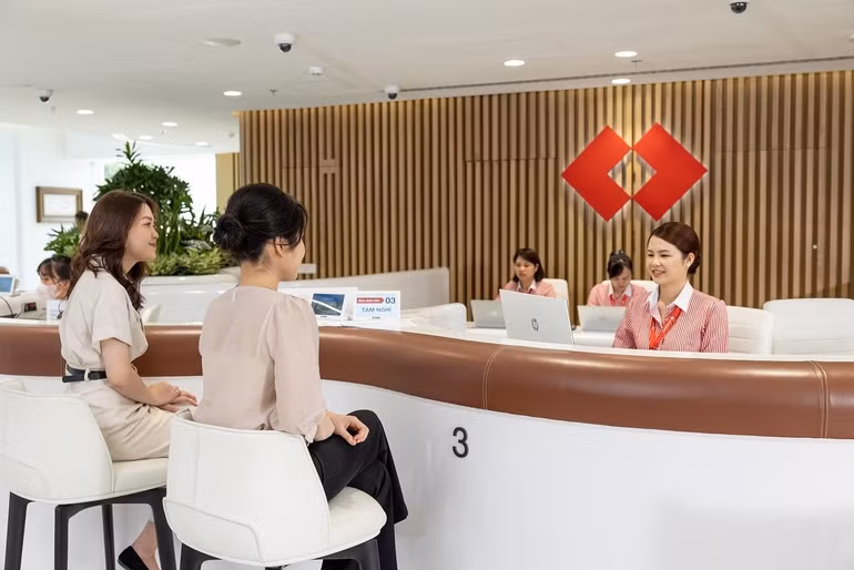 Một giao dịch tại Ngân hàng Techcombank.
