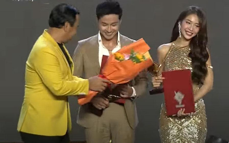 Thanh Sơn và Khả Ngân nhận giải Nam, Nữ diễn viên chính xuất sắc nhất phim truyền hình.