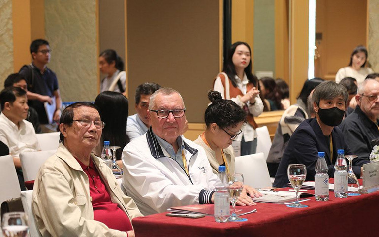 Một số thành viên các Ban giám khảo có mặt tại buổi họp báo.