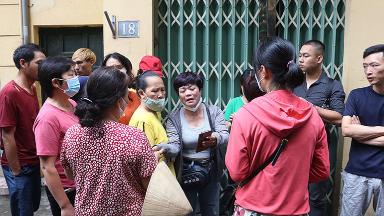 Tìm kiếm thông tin.