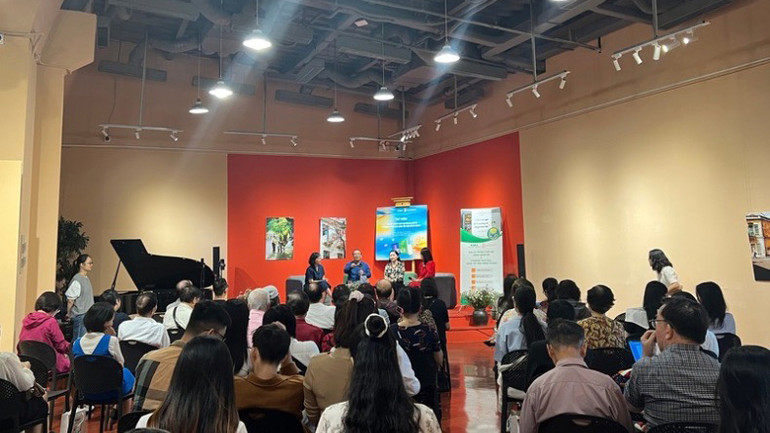 Buổi tọa đàm có sự tham gia của đông đảo người nghe.