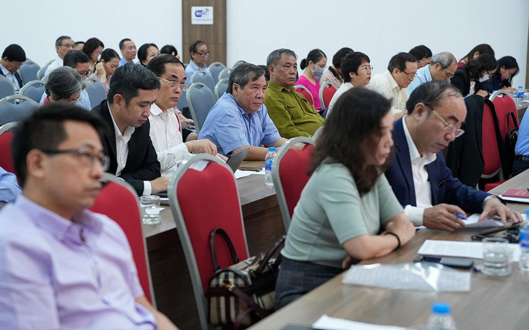 Đông đảo đại diện các nhà xuất bản, đơn vị phát hành... đến dự Hội nghị.