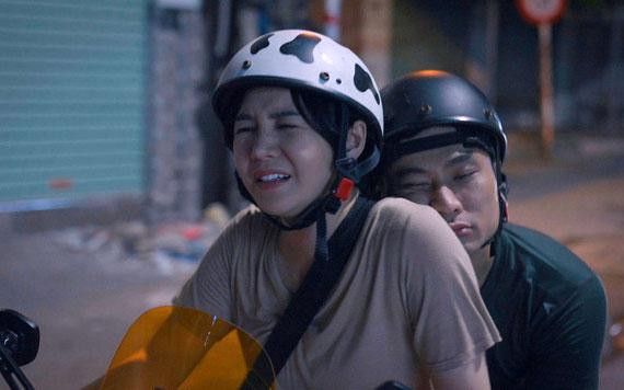 Quỳnh kool và Duy Hưng trong một cảnh quay. Quỳnh kool và Duy Hưng trong một cảnh quay.